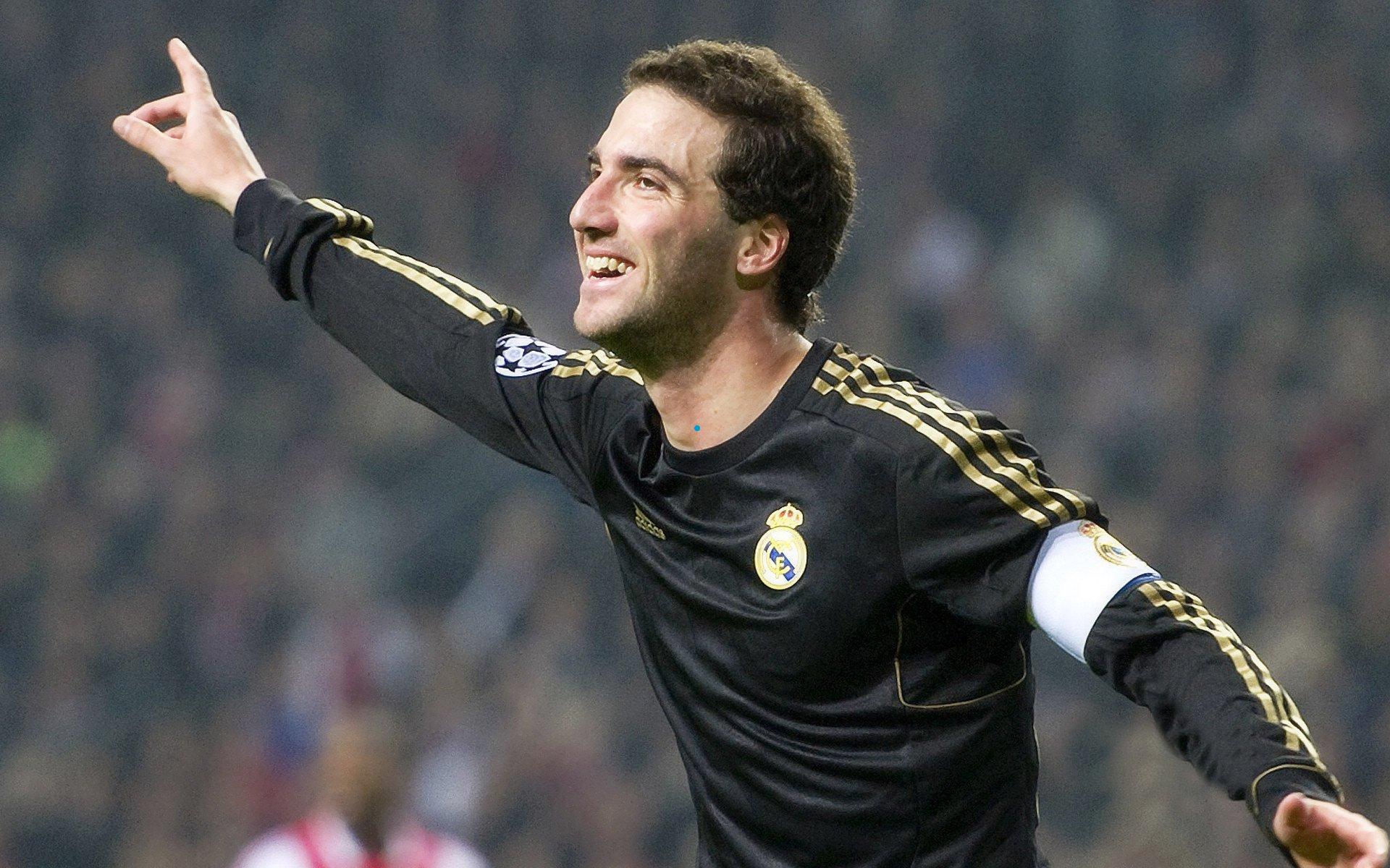 德媒曝孔帕尼与维尔茨关键会面,一小时谈话揭示转会僵局,拜仁寻枪计划受挫