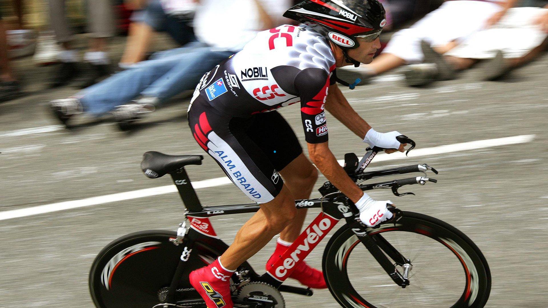 勒沃库森官方宣布签下曼城新星鲁普雷希特,转会费总额达500万英镑